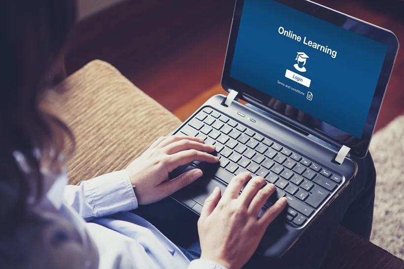 What Are the Benefits of Taking Online University Courses in 2025?